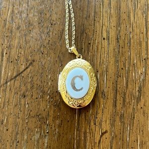 Vintage Avon gold tone C initial locket necklace
